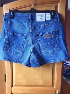 NWT! Wrangler Denim Jean Shorts in Blue